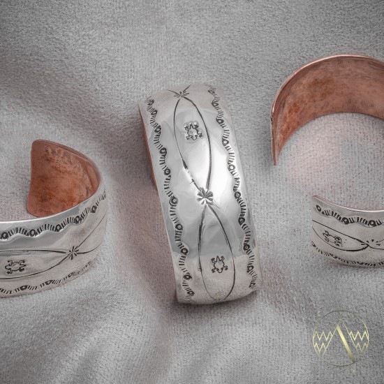 Horny Toad .925 Sterling Silver Pure Copper Certified Authentic Handmade Wide Rare Navajo Native American Cuff Bracelet 24493-1 Clearance NB160406042338 24493-1 (by LomaSiiva) Horny Toad .925 Sterling Silver Pure Copper Certified Authentic Handmade Wide Rare Navajo Native American Cuff Bracelet 24493-1 Clearance NB160406042338 24493-1 (by LomaSiiva)