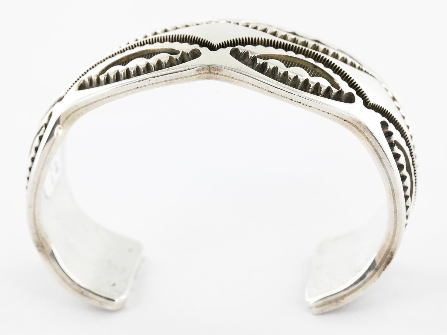 Certified Authentic Signed Mona Antia Apache .925 Sterling Silver Native American Bracelet 12524 All Products 371180678891 12524 (by LomaSiiva) Certified Authentic Signed Mona Antia Apache .925 Sterling Silver Native American Bracelet 12524 All Products 371180678891 12524 (by LomaSiiva)